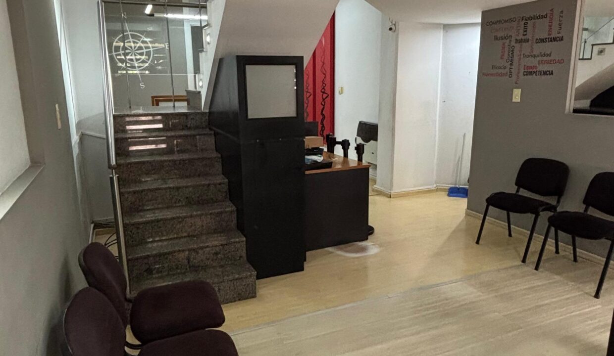 WhatsApp Image 2025-10-17 at 16.41.00 (1)