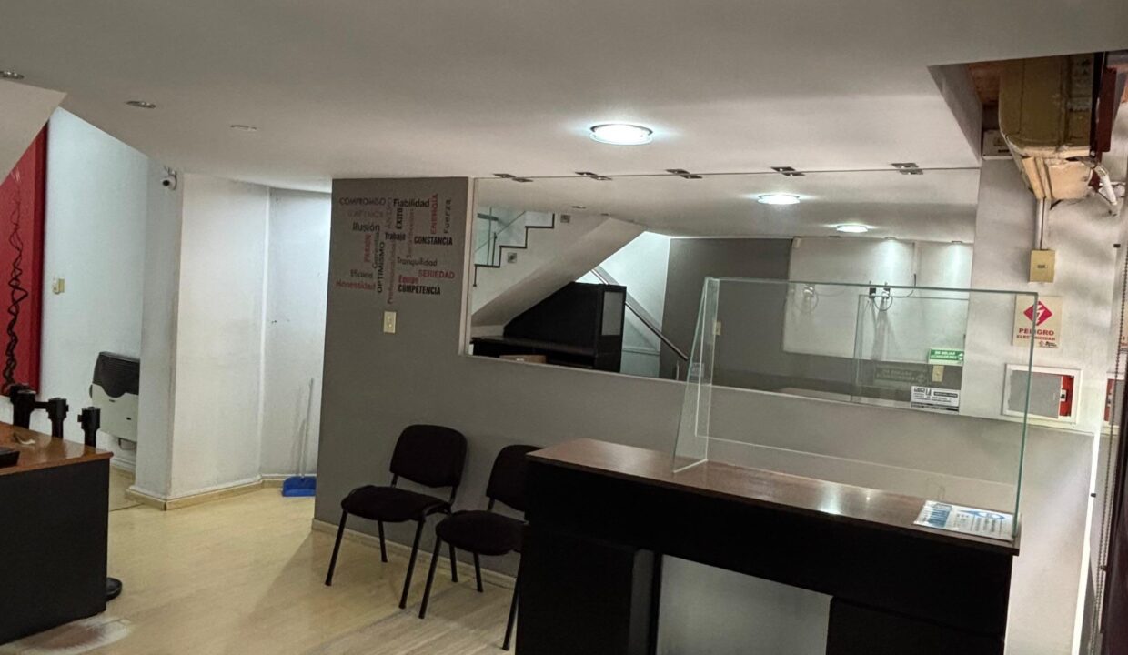 WhatsApp Image 2025-10-17 at 16.41.00