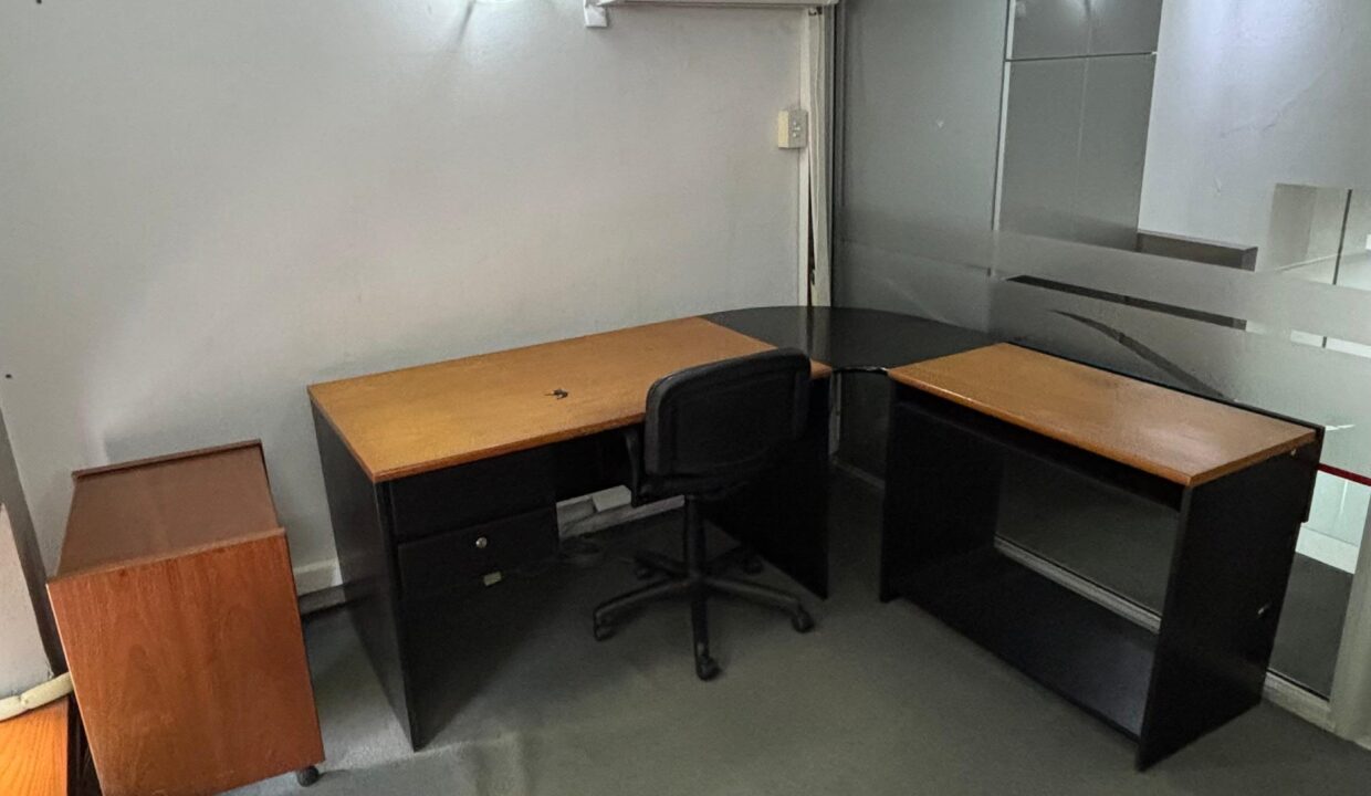 WhatsApp Image 2025-10-17 at 16.41.02 (1)