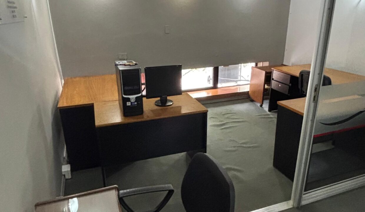 WhatsApp Image 2025-10-17 at 16.41.02