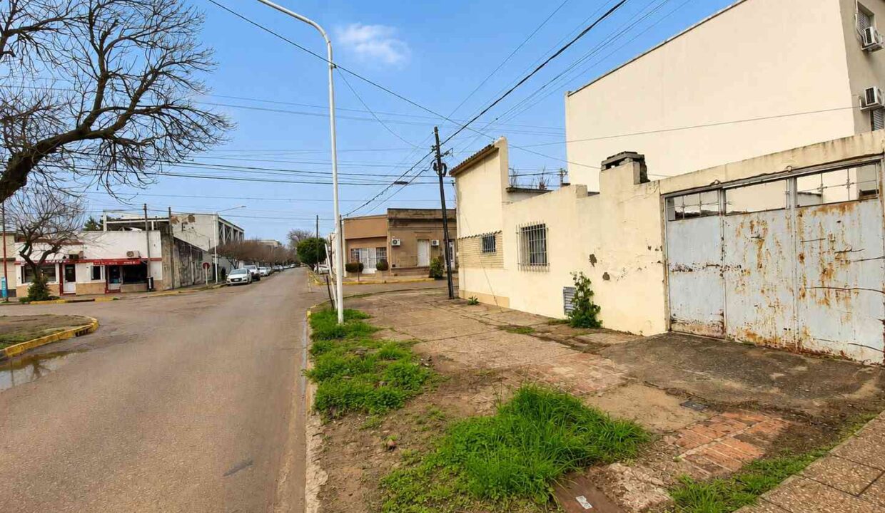 imagen frente sin carteles 1